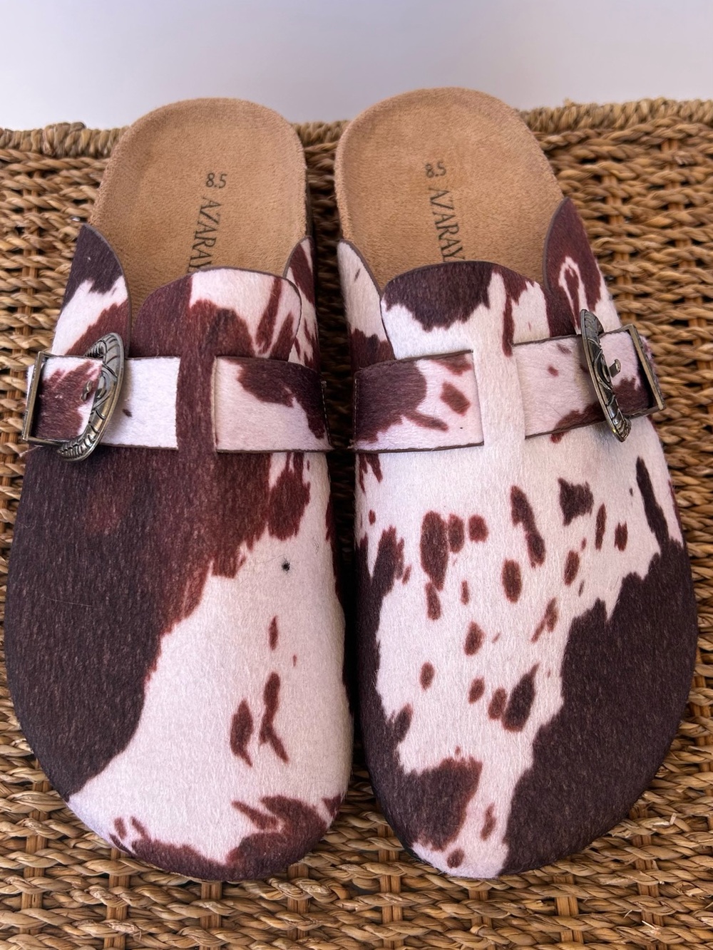 Azarayahβ Womenβs Farmland Brown Cow Print Mules Western Buckle Size 8.5
